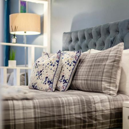 Private Double Bd With Optional Balcony, 15 Mins To London Cc Appartement Buitenkant foto