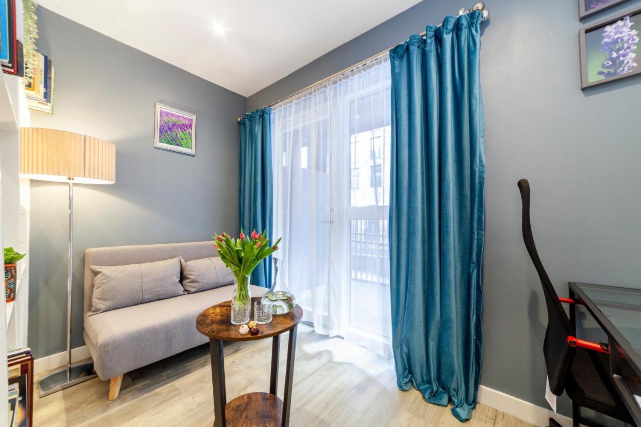 Private Double Bd With Optional Balcony, 15 Mins To London Cc Appartement Buitenkant foto